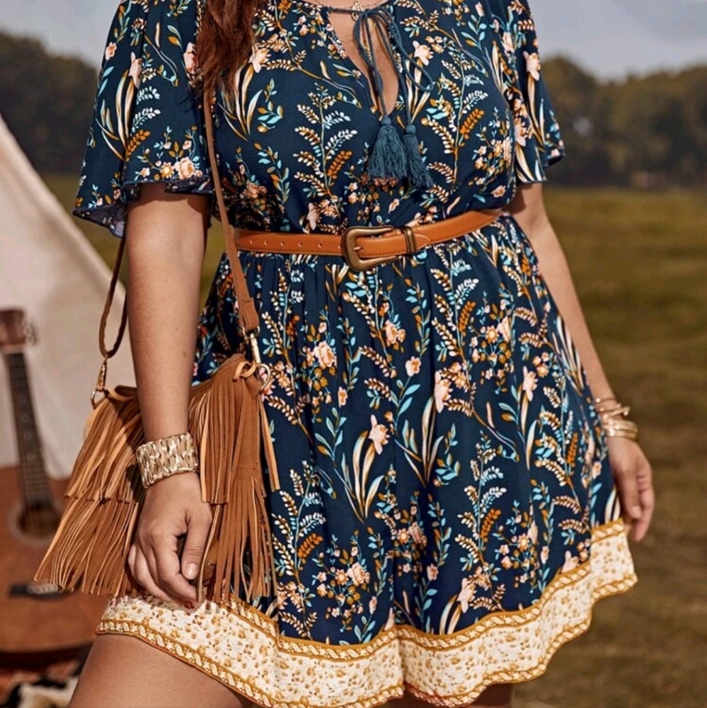 SHEIN Plus Floral Print Tie Front Flutter Sleeve Romper Without Belt 4XL